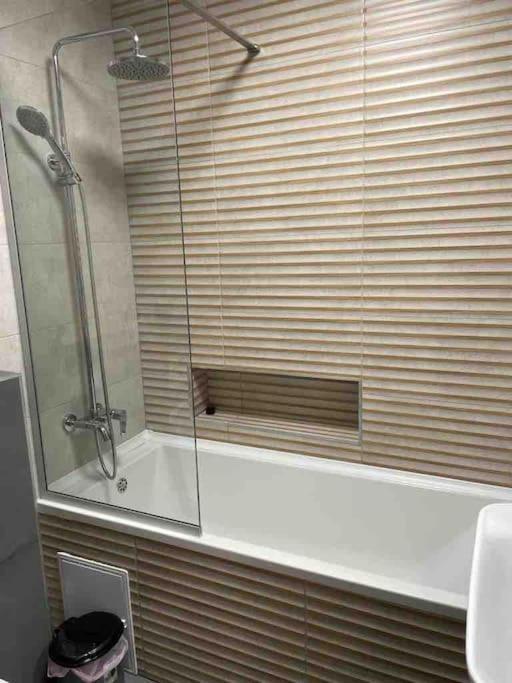 5 Dream Apartment 5 Cu Parcare Privata Oradea Buitenkant foto
